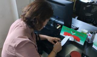 男子故意阻挡救护车