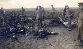 民航飞行员平均一个月要飞多少小时休息的时间多吗 飞行员一个月多少钱